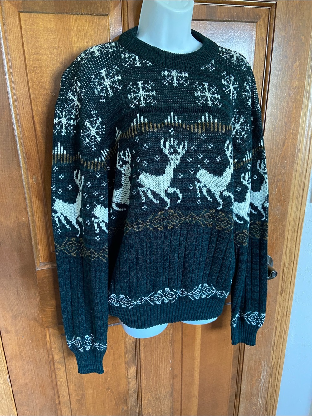 vintage Hardwood & Pine knit sweater a classic Nordic holiday design Size Medium - Picture 2 of 9